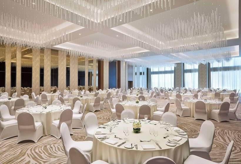 هتل Embassy Suites By Hilton Dubai Business Bay