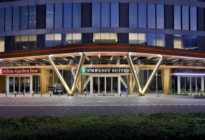 هتل Embassy Suites By Hilton Dubai Business Bay