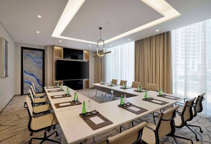 هتل Embassy Suites By Hilton Dubai Business Bay