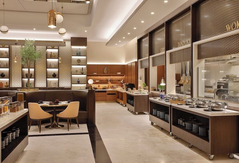 هتل Embassy Suites By Hilton Dubai Business Bay