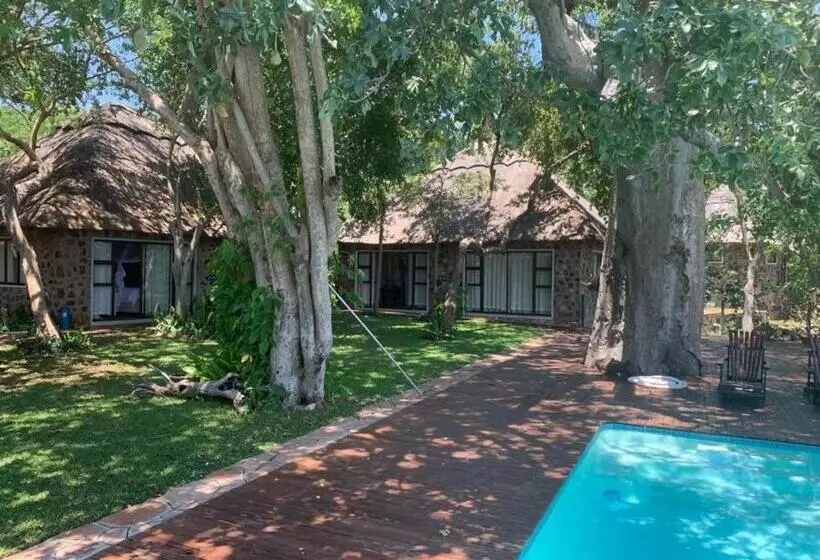 هتل Masumu River Lodge