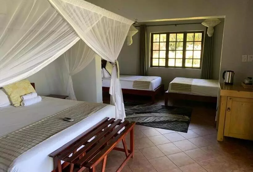 هتل Masumu River Lodge