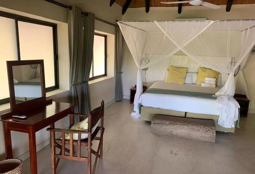 هتل Masumu River Lodge