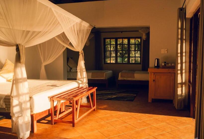 هتل Masumu River Lodge