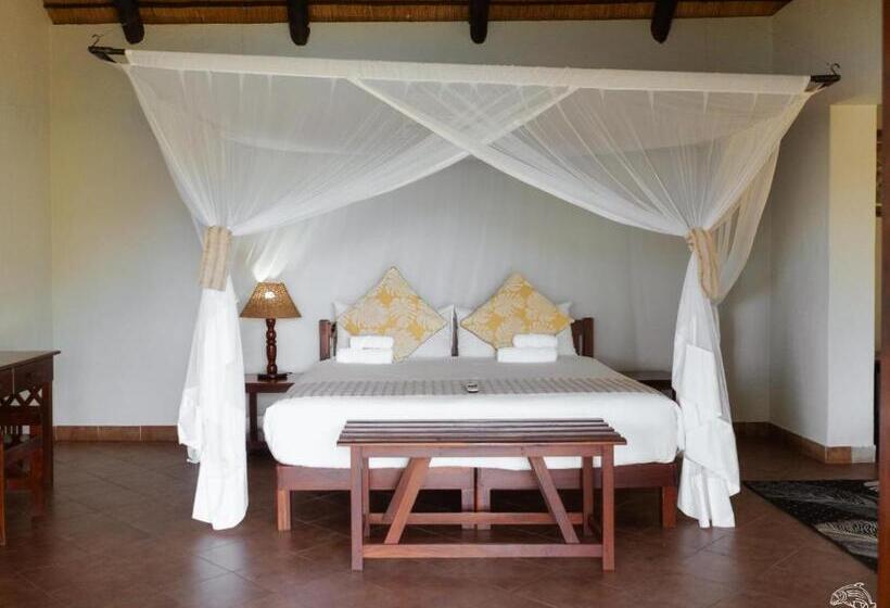 هتل Masumu River Lodge