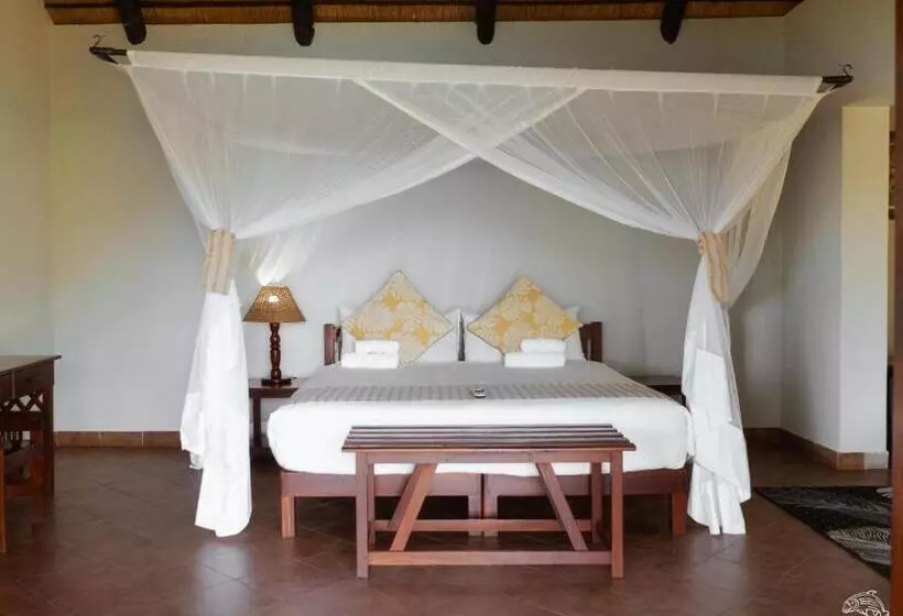 هتل Masumu River Lodge