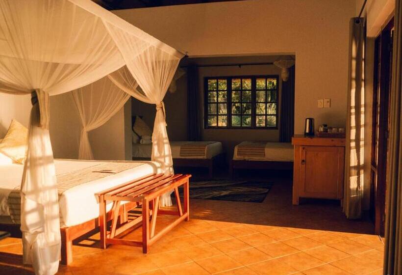 هتل Masumu River Lodge