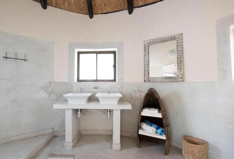 هتل Masumu River Lodge