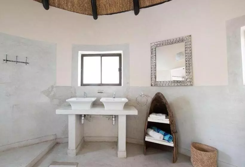 هتل Masumu River Lodge