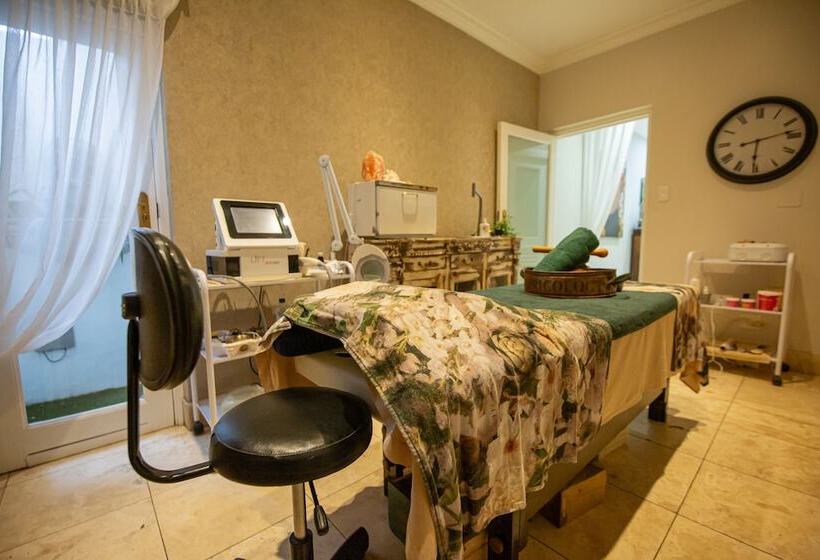 تختخواب و صبحانه Belvedere Boutiqe