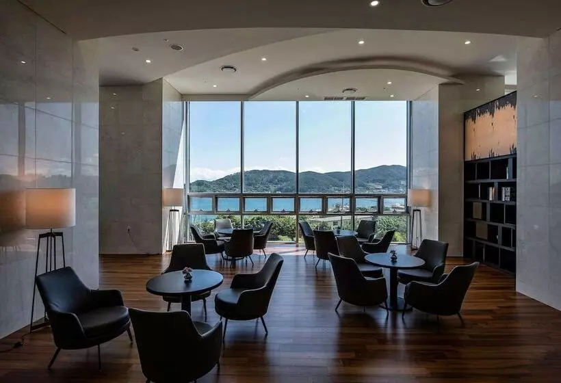 Hotelli Ramada Suites By Wyndham Geoje
