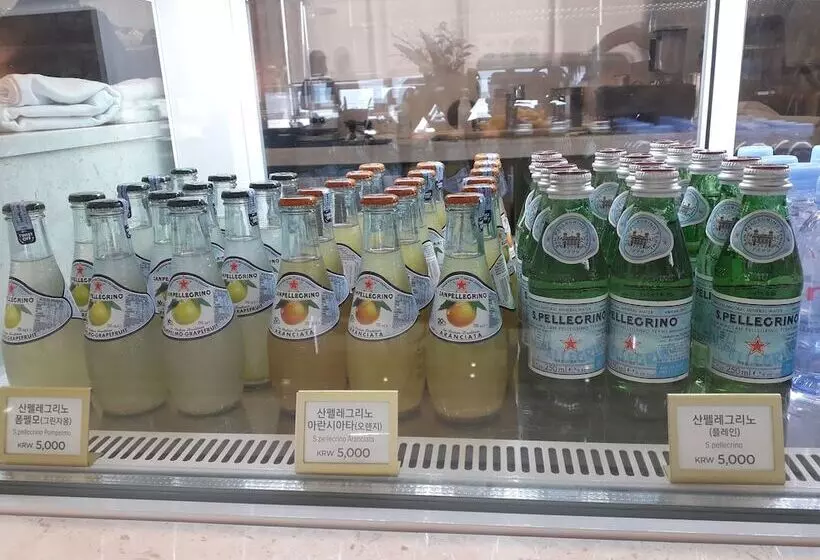 Hotelli Ramada Suites By Wyndham Geoje