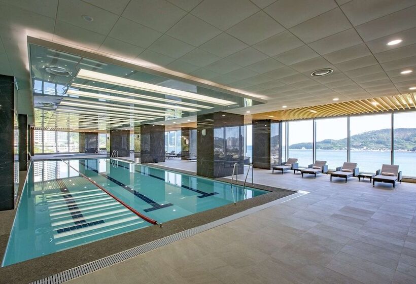 בית מלון כפרי Ramada Suites By Wyndham Geoje