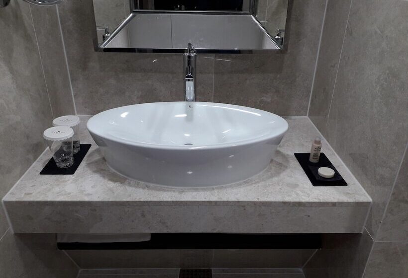 בית מלון כפרי Ramada Suites By Wyndham Geoje