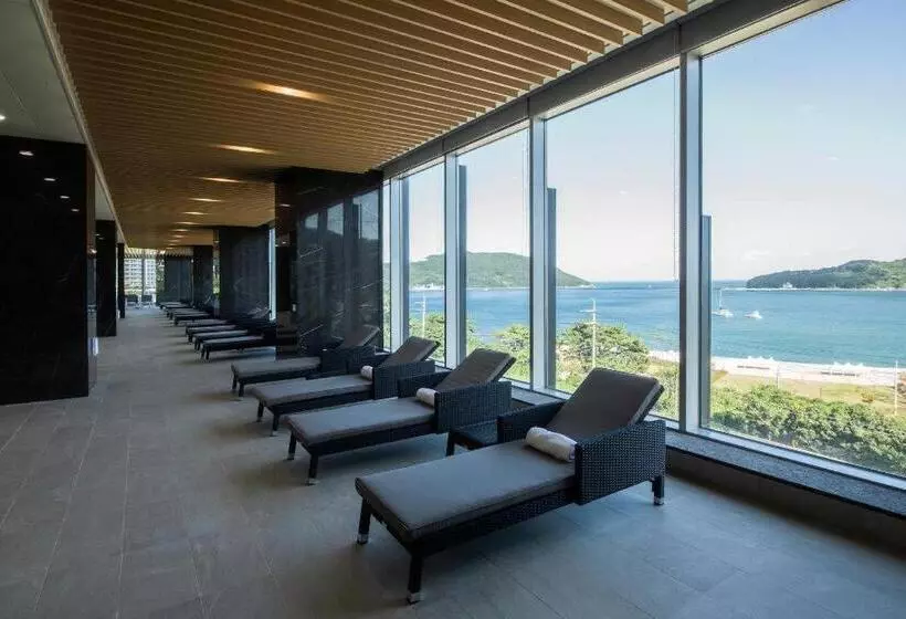 Hotelli Ramada Suites By Wyndham Geoje