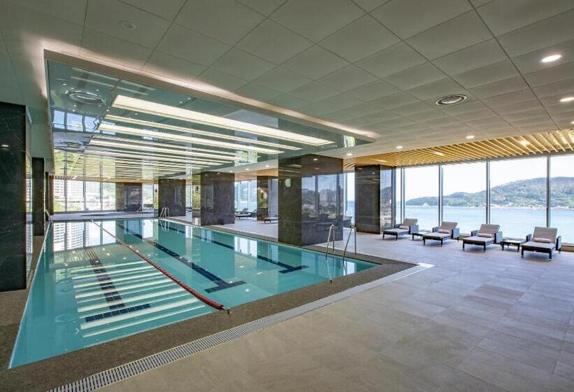 בית מלון כפרי Ramada Suites By Wyndham Geoje