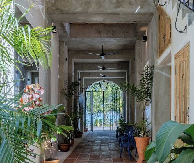 هتل El Mambo Boutique