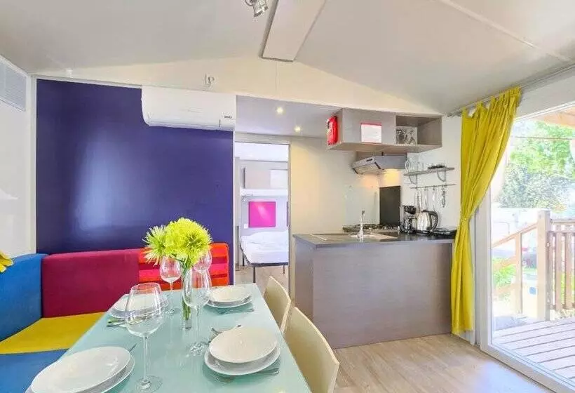 ホテル Quality Mobile Homes In Camping Kazela