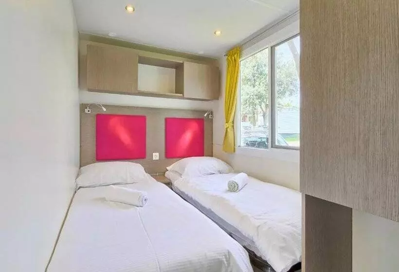 ホテル Quality Mobile Homes In Camping Kazela