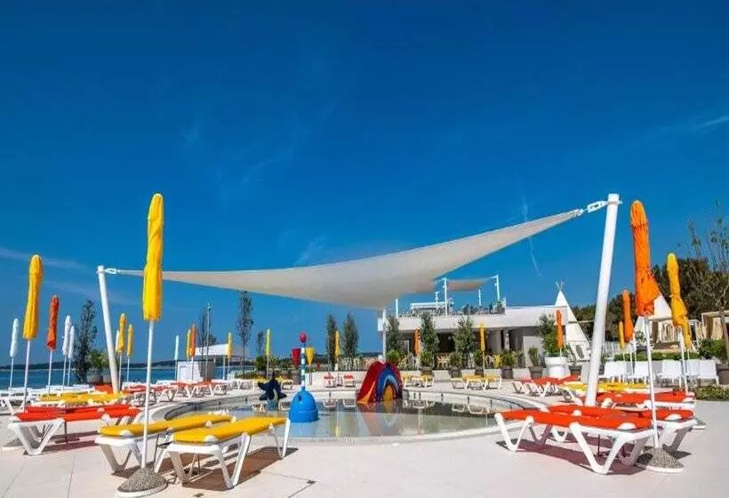 ホテル Quality Mobile Homes In Camping Kazela