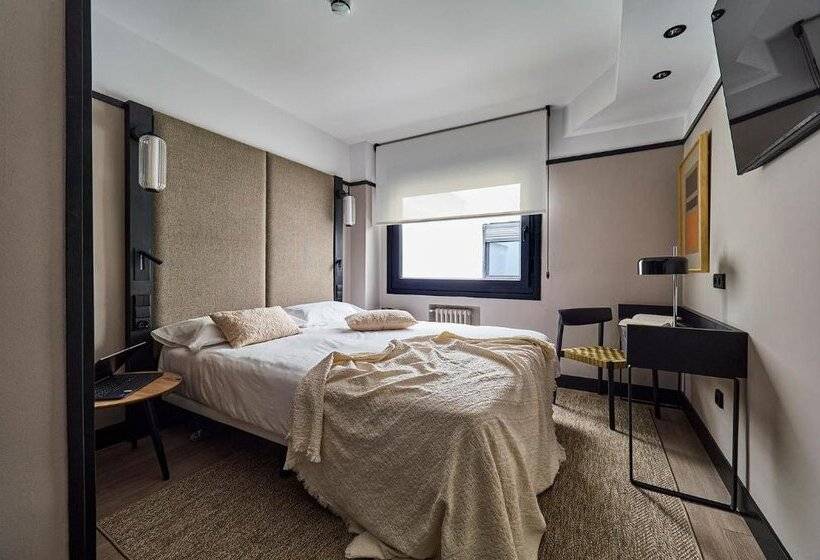 호텔 B48 Oviedo Opera