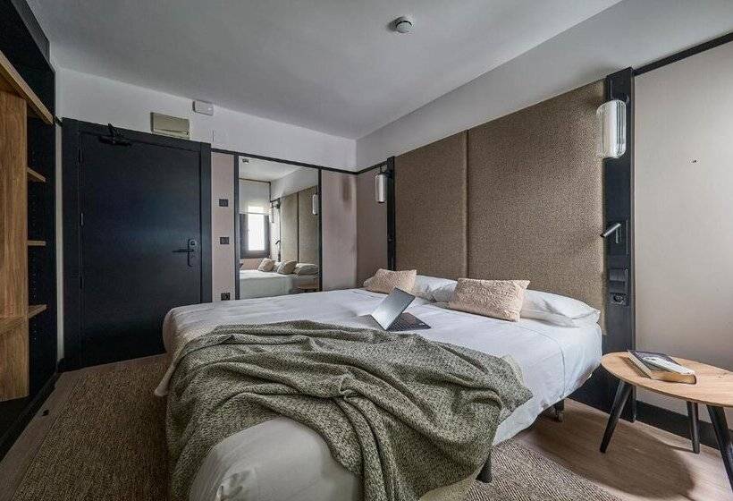 호텔 B48 Oviedo Opera