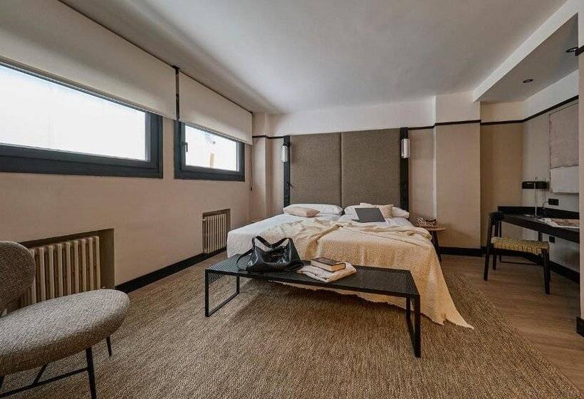 호텔 B48 Oviedo Opera