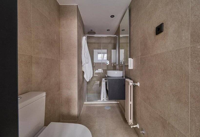 호텔 B48 Oviedo Opera