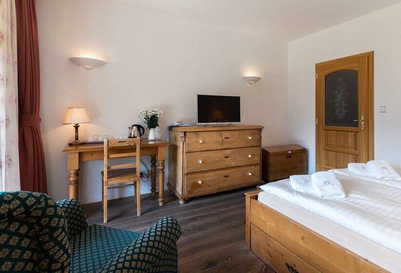 簡易ホテル Pension Slunečnice & Panorama Restaurace Farma