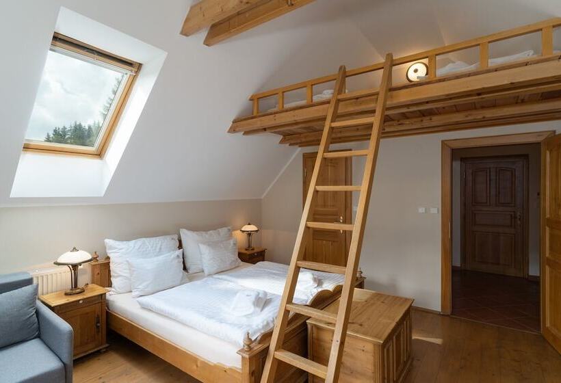 簡易ホテル Pension Slunečnice & Panorama Restaurace Farma