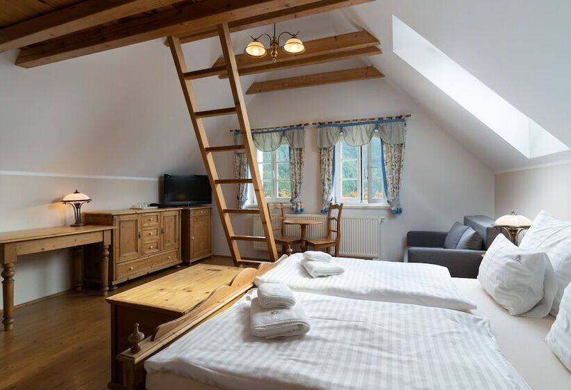 簡易ホテル Pension Slunečnice & Panorama Restaurace Farma