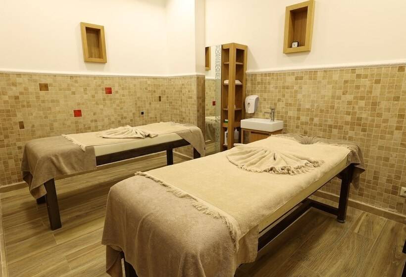 هتل Crystal Club World Of Colours All Inclusive