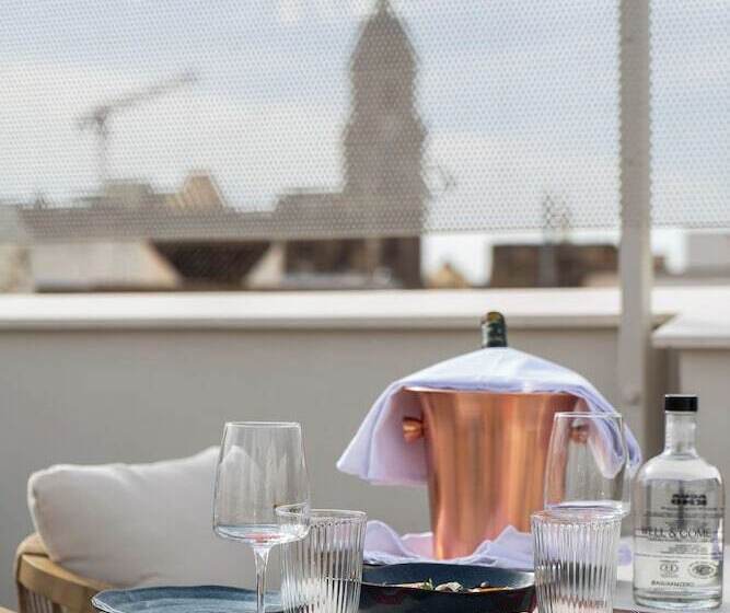 هتل Well And Come Malaga