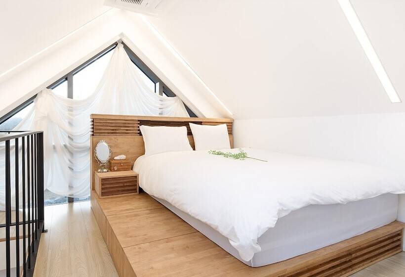 Jeju Geunalohu Pension