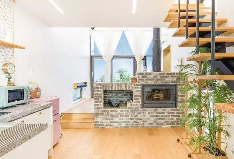 Jeju Geunalohu Pension