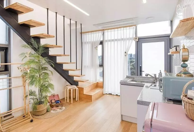 Jeju Geunalohu Pension