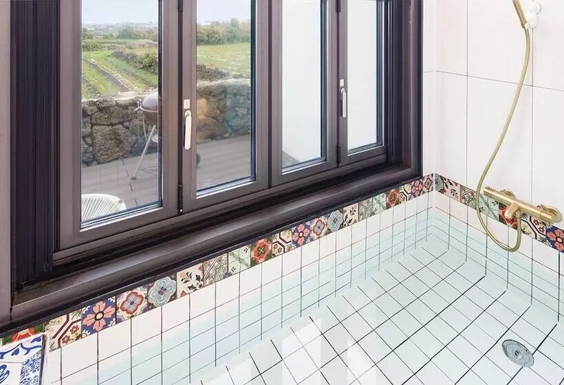 Jeju Geunalohu Pension