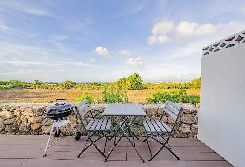 Jeju Geunalohu Pension