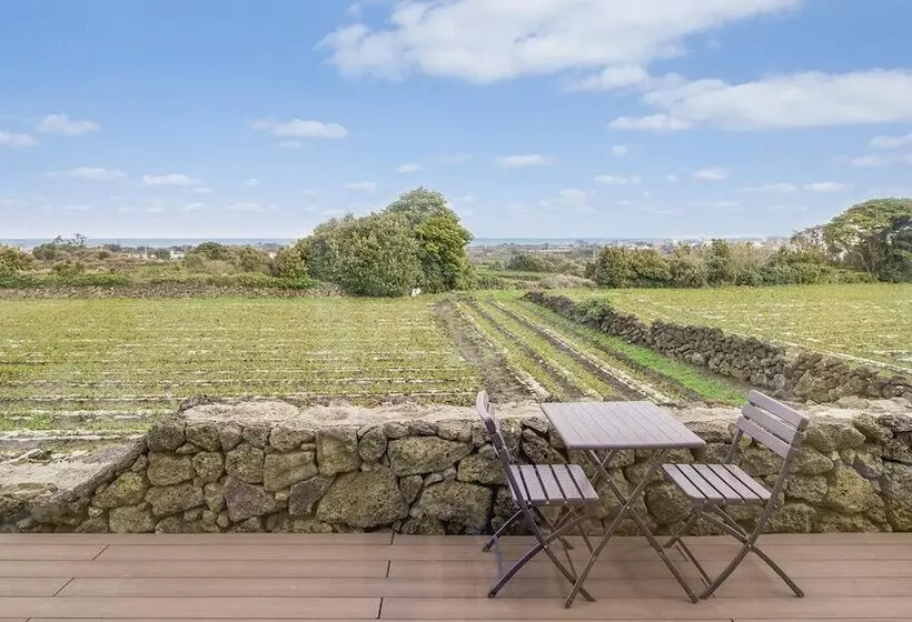 Jeju Geunalohu Pension