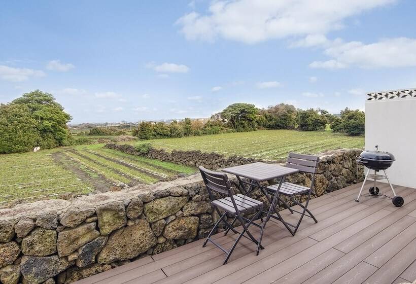 Jeju Geunalohu Pension