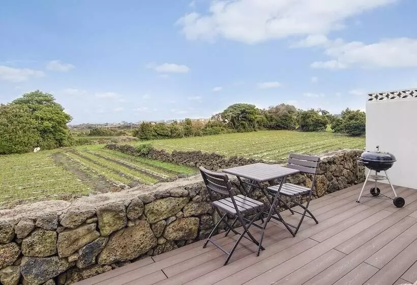 Jeju Geunalohu Pension