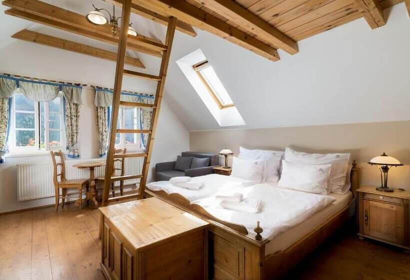 簡易ホテル Pension Slunečnice & Panorama Restaurace Farma