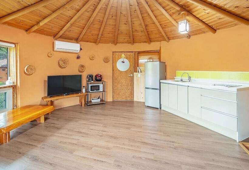 Taean Todamgil Pension