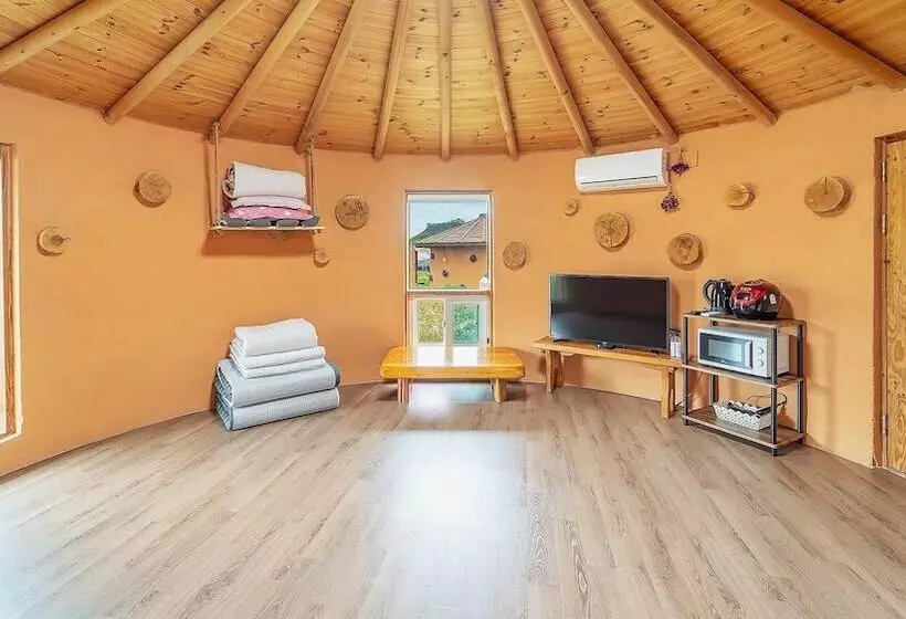 Taean Todamgil Pension