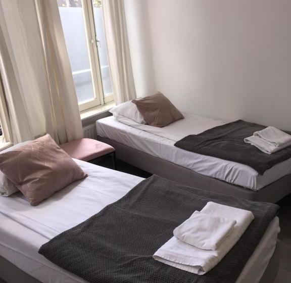 ベッドアンドブレックファースト Amsroom Females Only