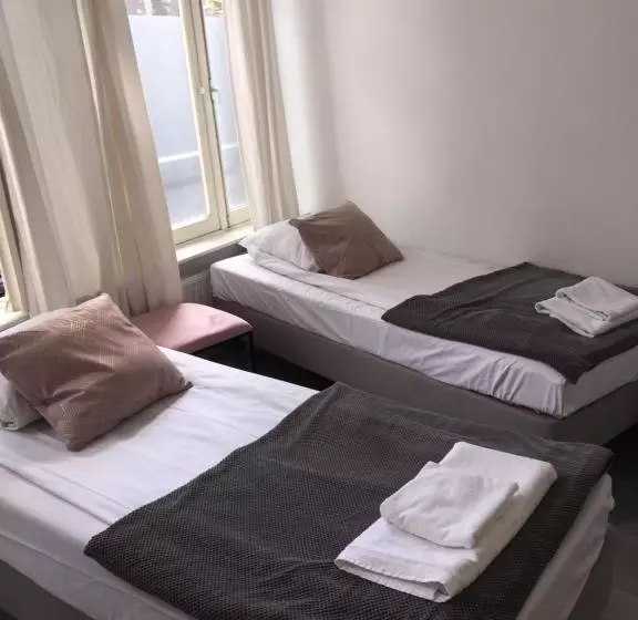 Aamiaismajoitus (B&B) Amsroom  Females Only