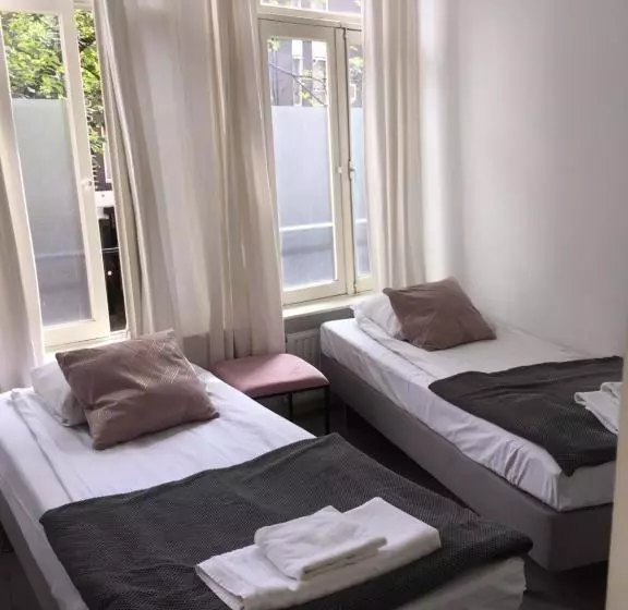 Aamiaismajoitus (B&B) Amsroom  Females Only