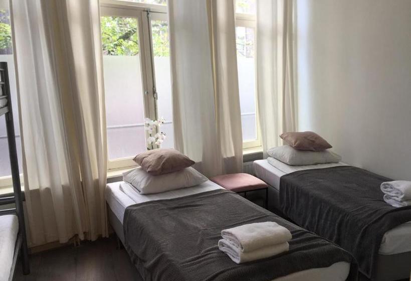 ベッドアンドブレックファースト Amsroom Females Only