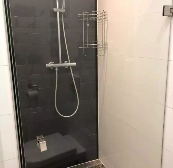 Aamiaismajoitus (B&B) Amsroom  Females Only