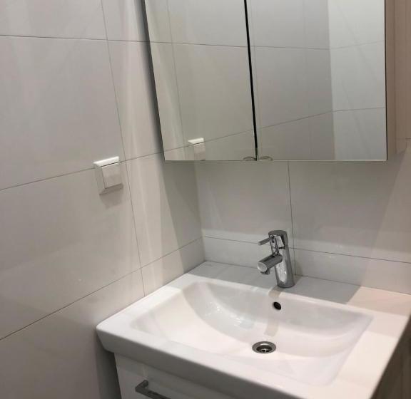 ベッドアンドブレックファースト Amsroom Females Only